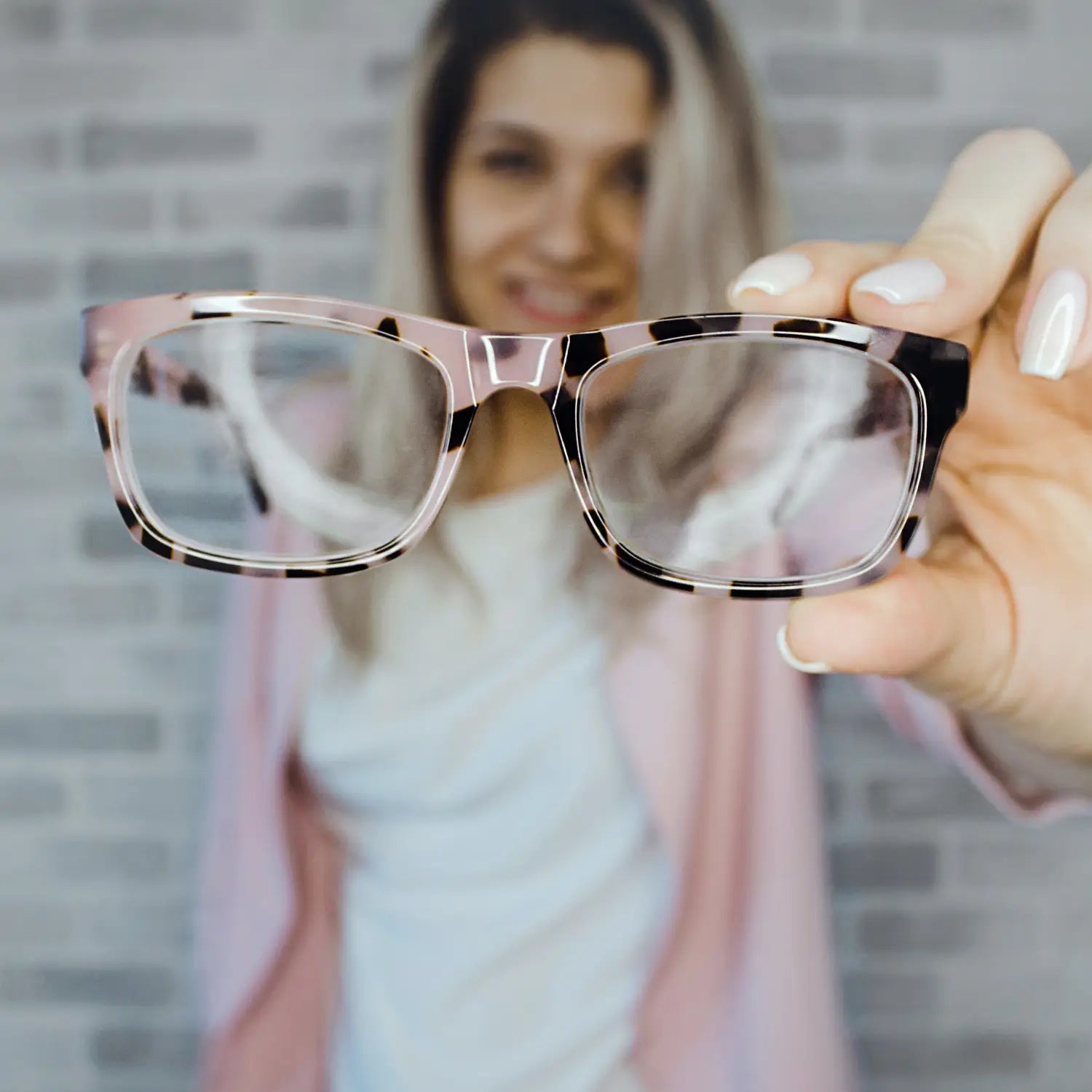 How to Choose the Perfect Glasses: A Complete Guide for Style and Comfort - K-AROLE