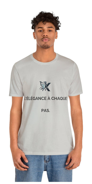 Unisex gray jersey short sleeve t-shirt with text 'L'elegance a chaque pas' and a stylized graphic design