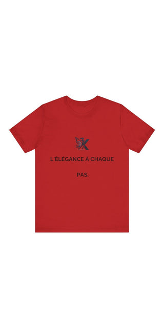 Stylish unisex red t-shirt with printed text "L'elegance a chaque pas" and a butterfly graphic design, showcasing fashionable casual apparel.