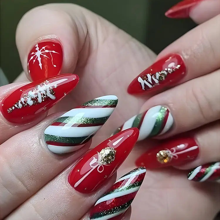 24pcs Christmas False Nails Hat Striped Snowflake Nail Art