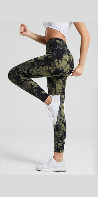 Stylish printed leggings for active women, featuring a bold camouflage pattern and comfortable high-waist design for a flattering, sporty look.