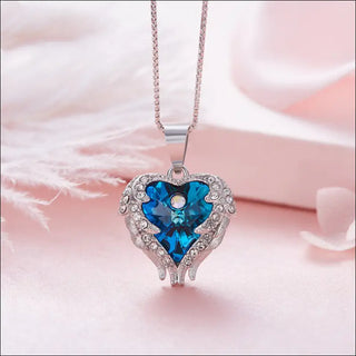 Elegant Floral Heart-Shaped Necklace with K-AROLE™️