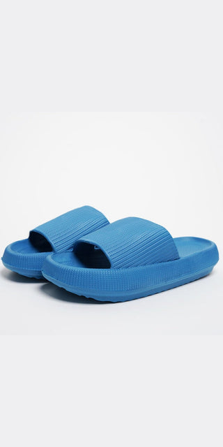 Step into tranquility with K-AROLE™ light blue slippers. The soothing shade of blue combined with the luxurious comfort of these slippers will transport you to a state of pure relaxation and bliss