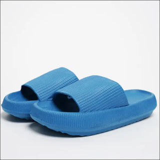 Step into tranquility with K-AROLE™ light blue slippers. The soothing shade of blue combined with the luxurious comfort of these slippers will transport you to a state of pure relaxation and bliss