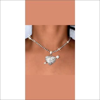 K-AROLE™️ Elegant Crystal Flower Charm Necklace - jewelers