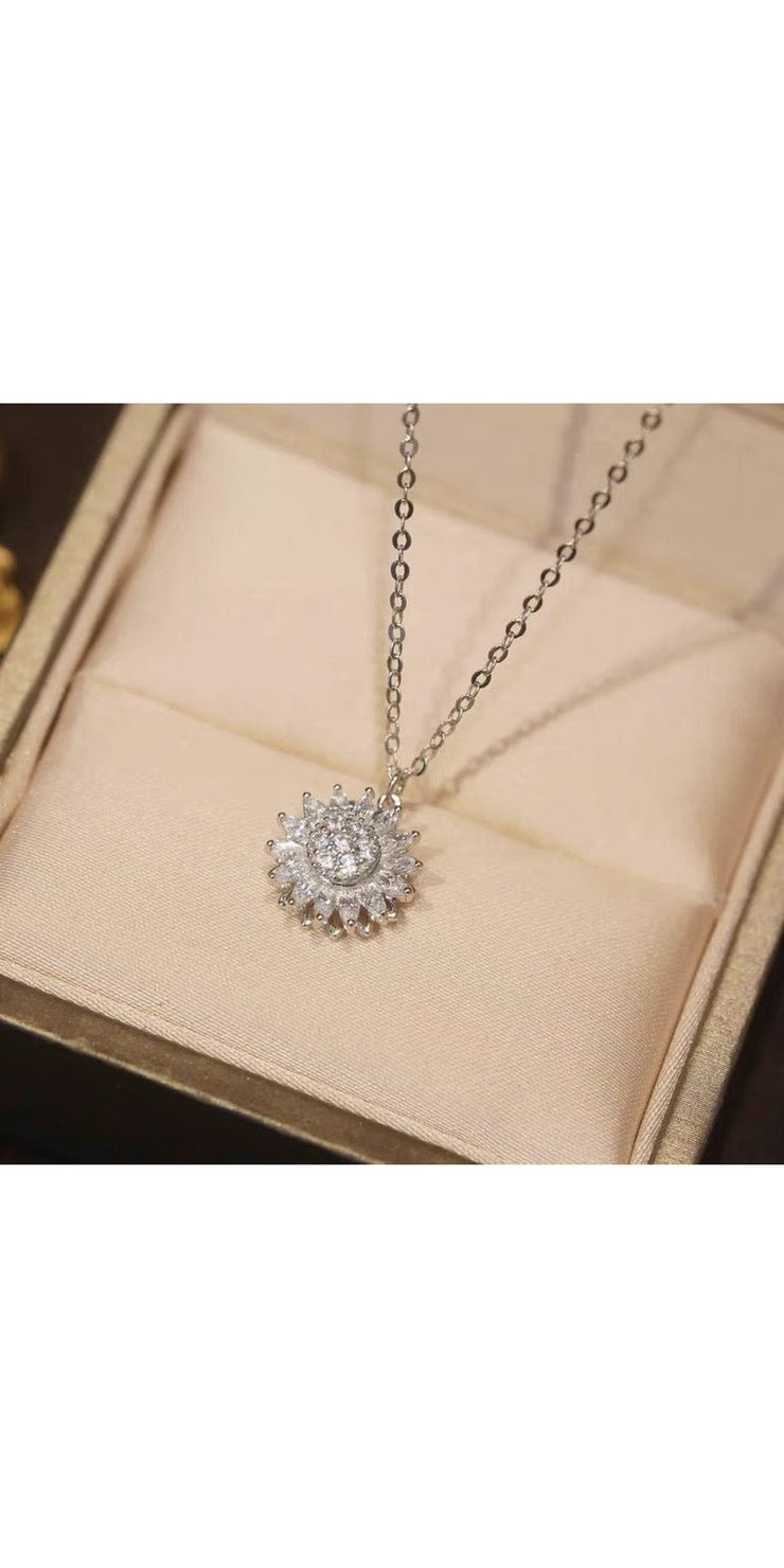 Rotatable Sunflower Necklace Full Of Diamonds - Silver / 1PC