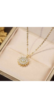 Rotatable Sunflower Necklace Full Of Diamonds - Gold / 1PC -