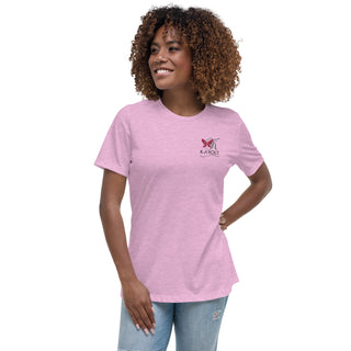 Relaxed women's t-shirt with butterfly logo from K-AROLE fashion brand, featuring a smiling woman with curly hair against a white background.